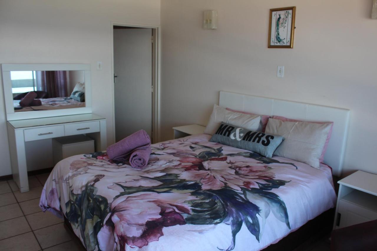 Stella Maris 144 Apartment Amanzimtoti Bagian luar foto