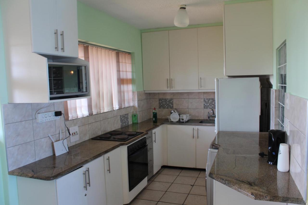 Stella Maris 144 Apartment Amanzimtoti Bagian luar foto
