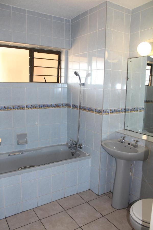 Stella Maris 144 Apartment Amanzimtoti Bagian luar foto